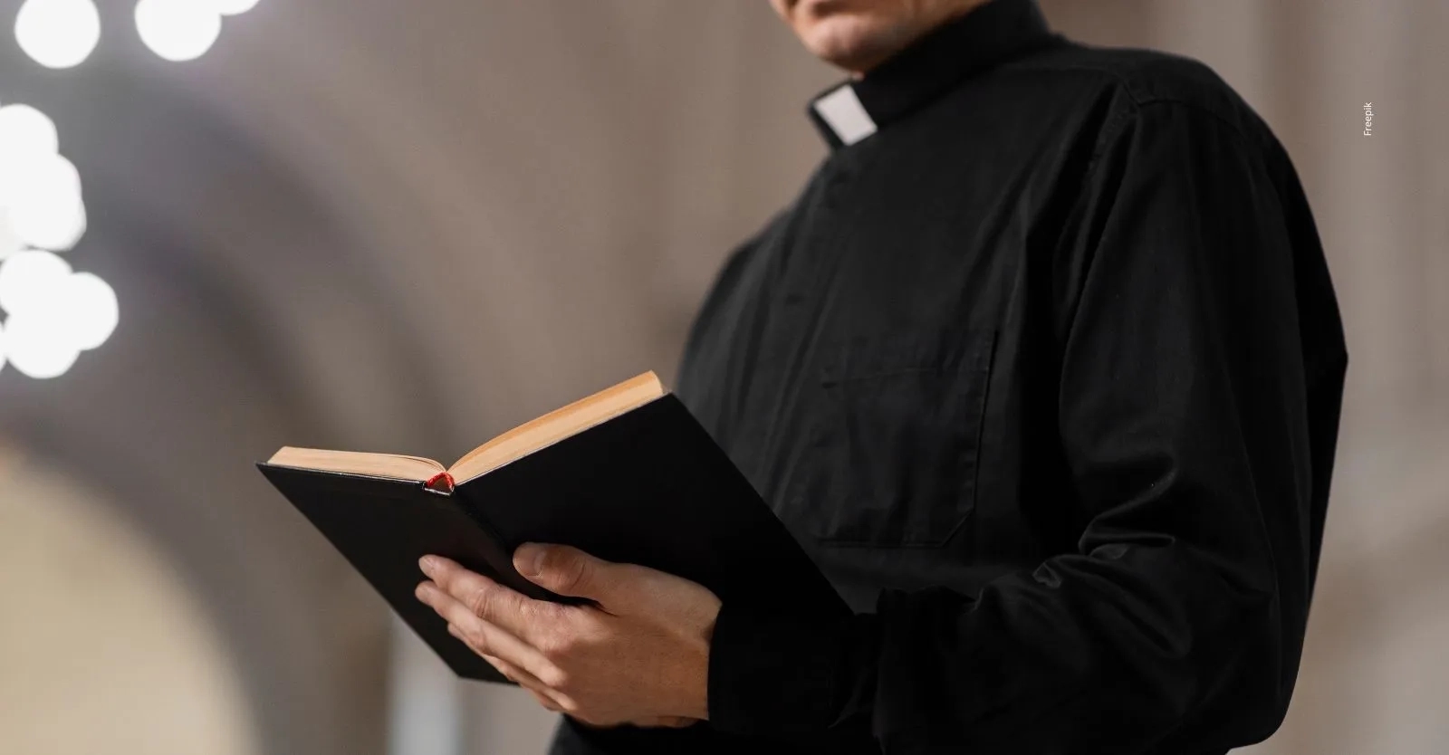 ¿Un sacerdote puede pensionarse en Colombia? Esta es la cifra aproximada que podría recibir al mes.