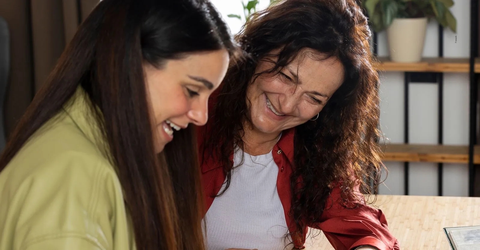 Mujeres en Colombia podrían recibir más de un millón de pesos mensuales con este subsidio.