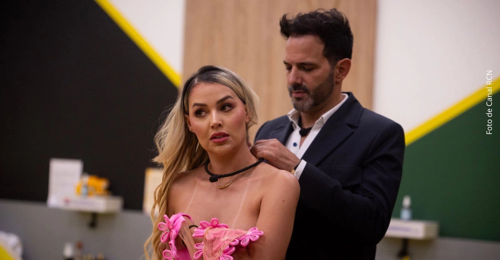 Alejandro Estrada y Yuli Ruiz viven un romántico momento dentro del calabozo: ¿Qué sucedió?
