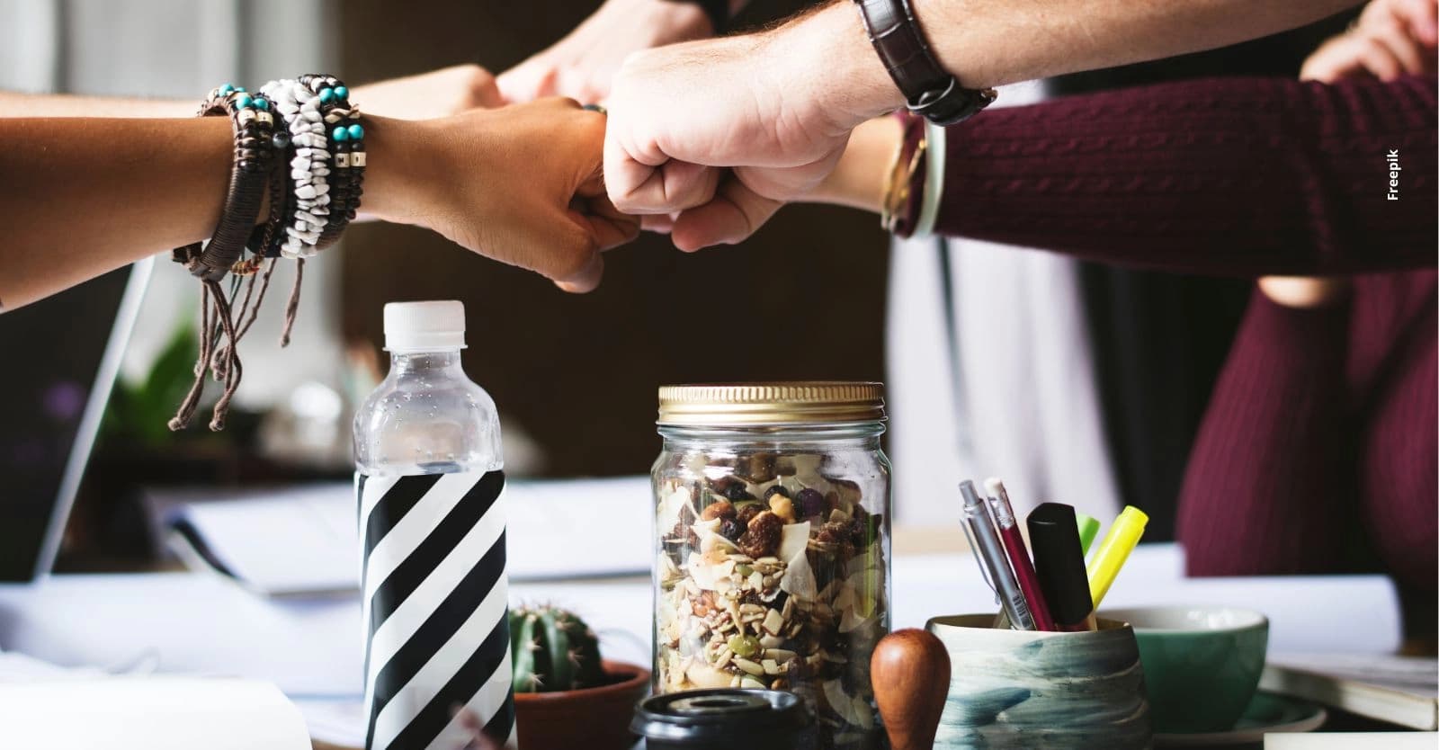 ¿Cómo aplicar a convocatoria que entrega hasta 12.000 dólares a emprendedores en Colombia?