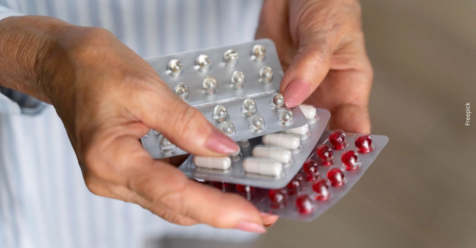 ¿Cómo reclamar el dinero de medicamentos que la EPS no le entrega a un usuario en Colombia?