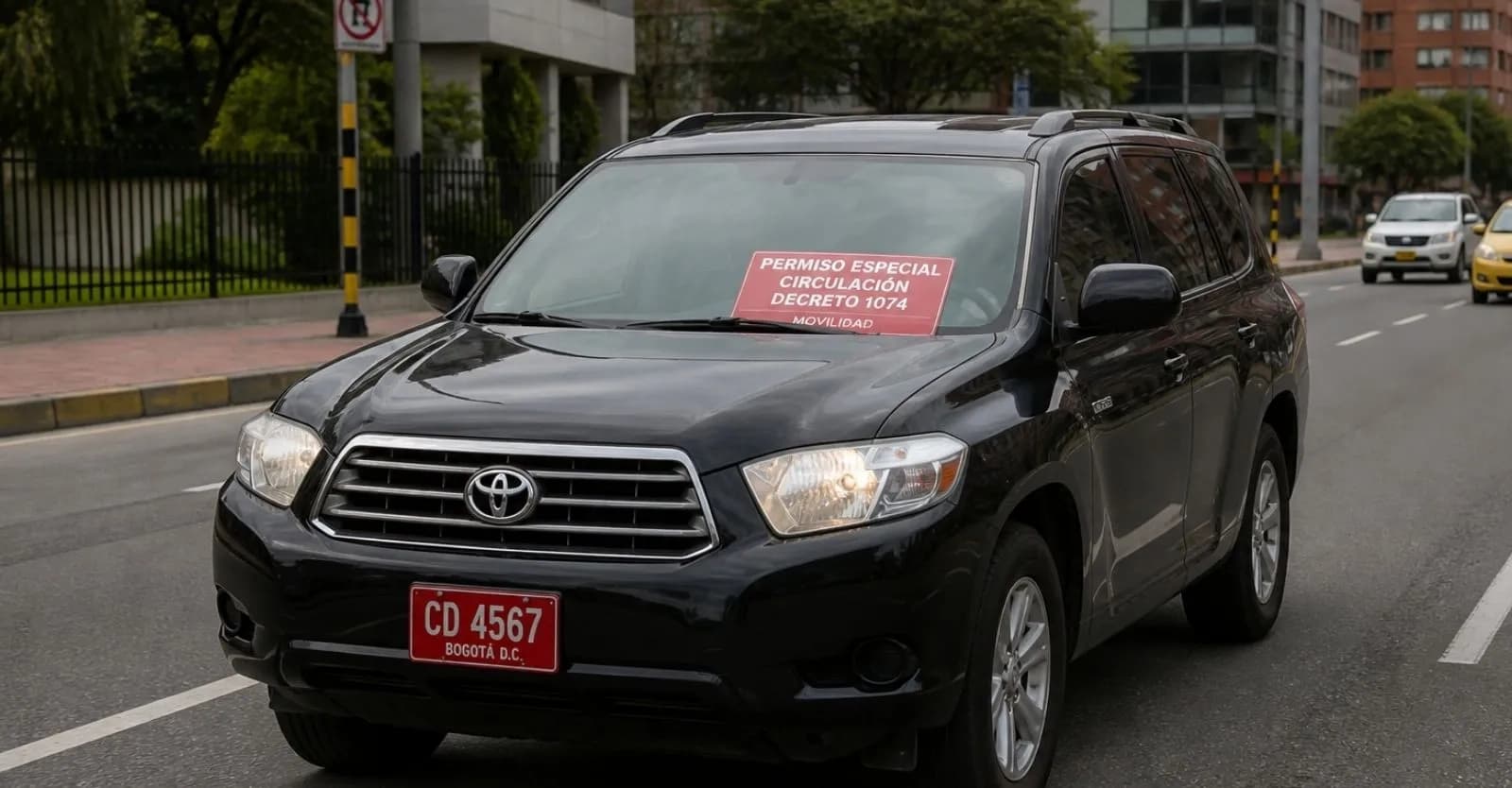 ¿Qué significan las placas vehiculares rojas en Colombia y cuándo se usan?