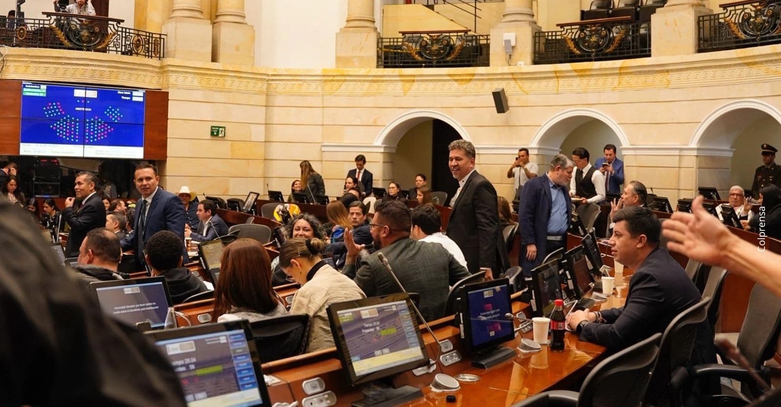 ¿De cuánto es la pensión de un senador en Colombia en este 2026 y cómo se calcula?