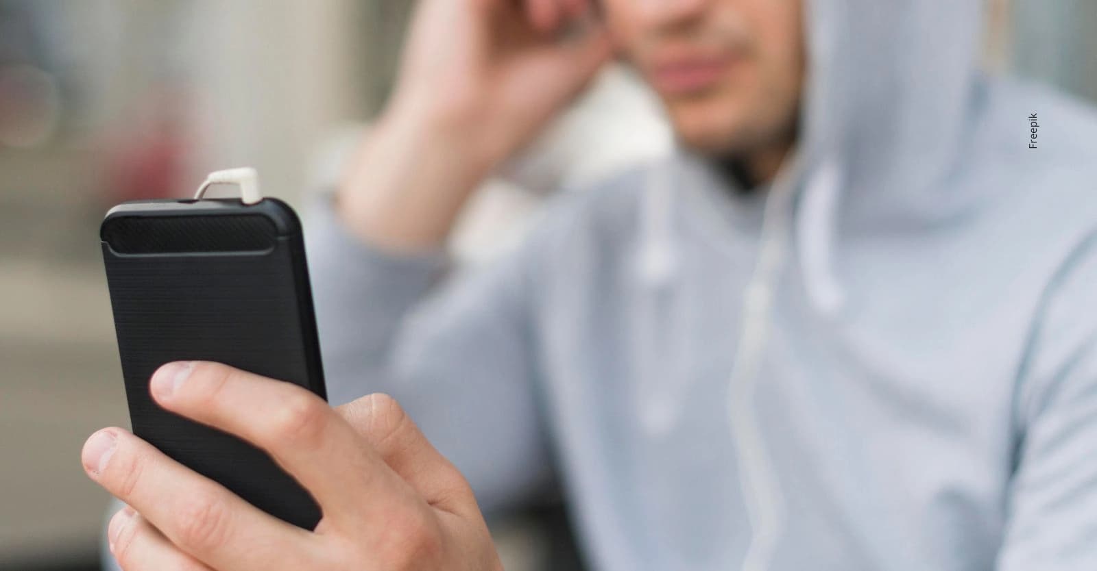 Incautan más de 10.000 accesorios falsificados y 150 celulares robados en Medellín.