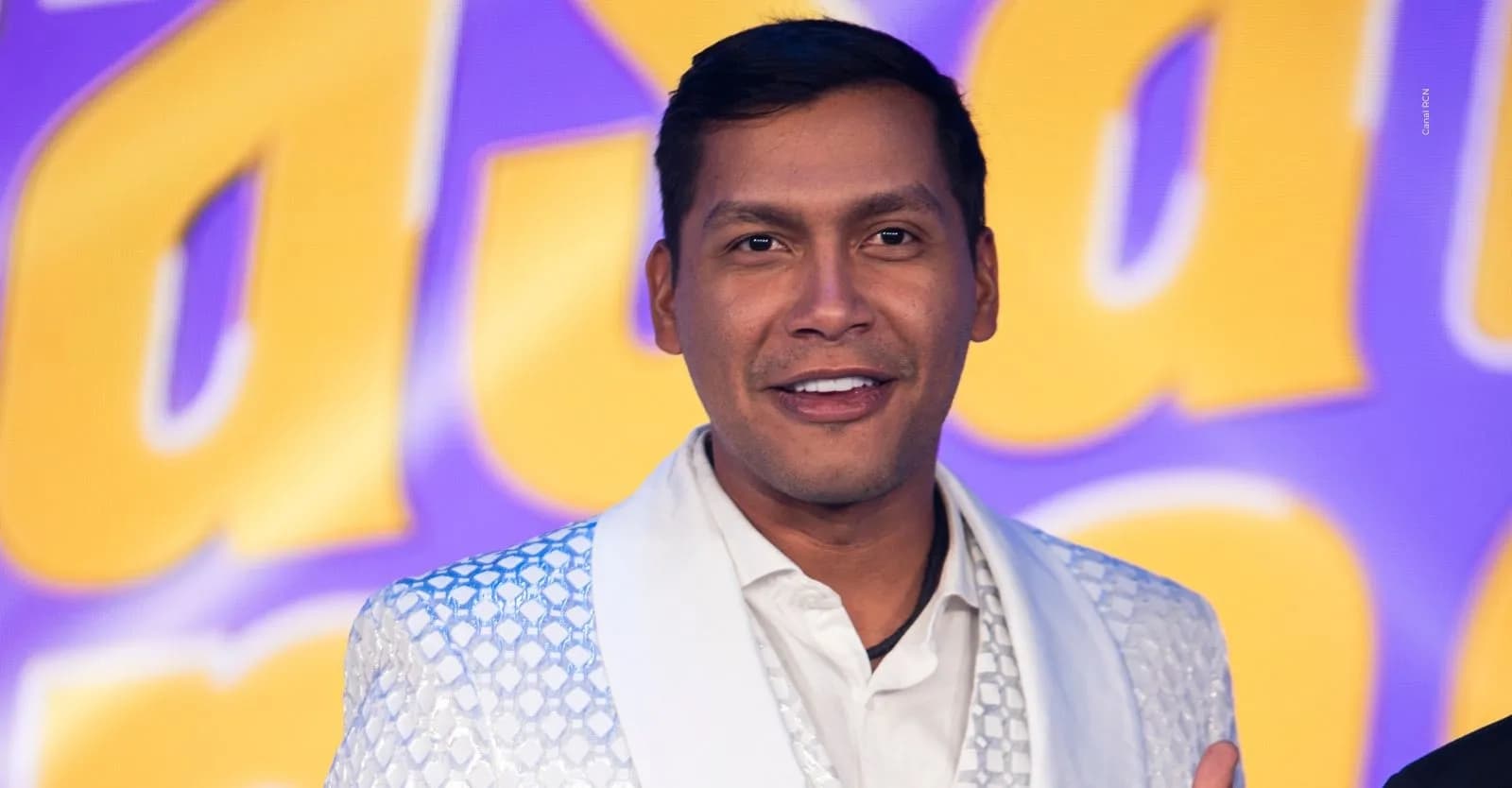 Juanda Caribe rompe el silencio y confiesa lo que siente por su pareja Sheila.