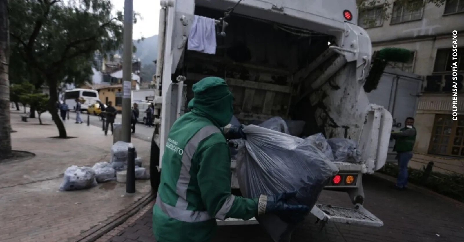 Cómo reportar un punto crítico de basuras en Bogotá