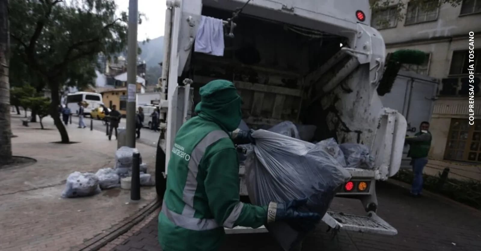 Cómo reportar un punto crítico de basuras en Bogotá