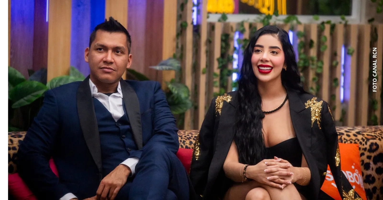 Juanda Caribe le mostró su amor a Mariana Zapata