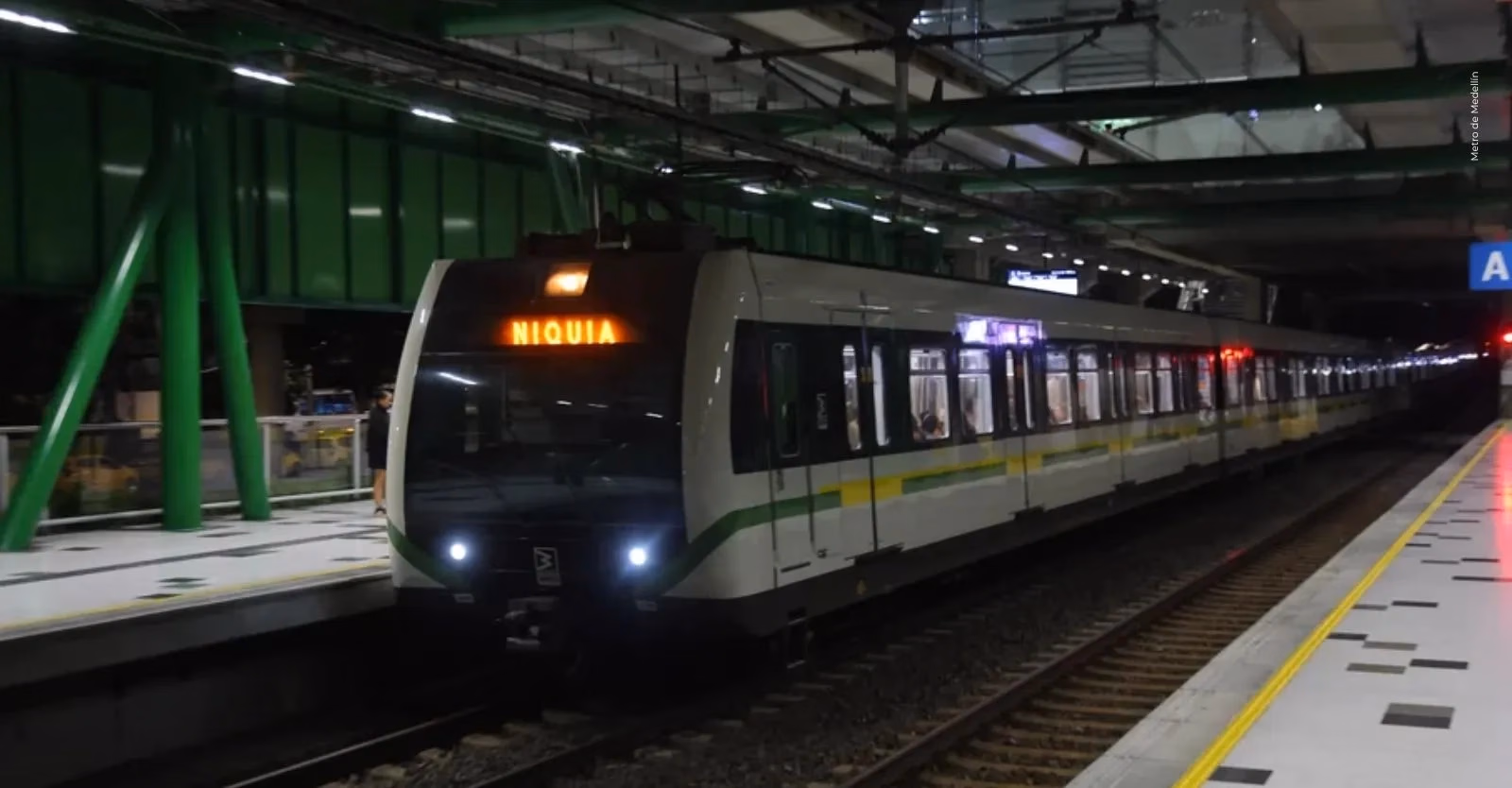 Metro de Medellín cambia sus horarios por la Feria de las Flores 2026: estas son las modificaciones para usuarios, bicicletas, mascotas y Metrocable Arví