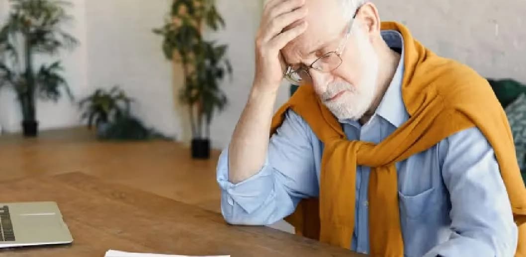 Te despidieron a poco de pensionarte: ¿Qué dice la ley en Colombia?