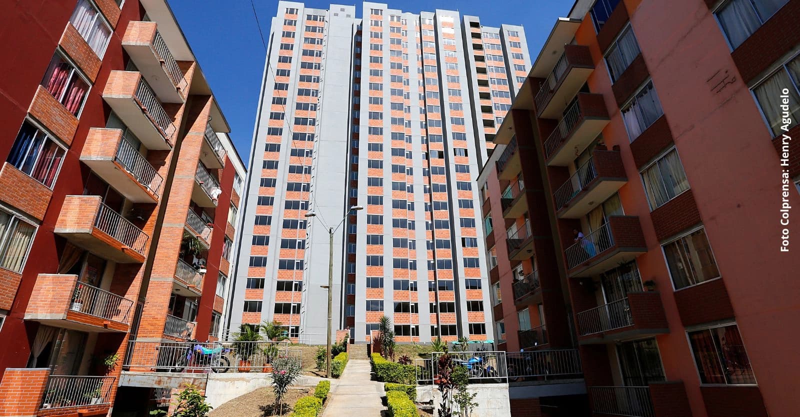 Existen situaciones en las que sí es posible desarrollar actividades comerciales dentro de una propiedad horizontal. Esto ocurre principalmente en edificios o conjuntos de uso mixto o comercial