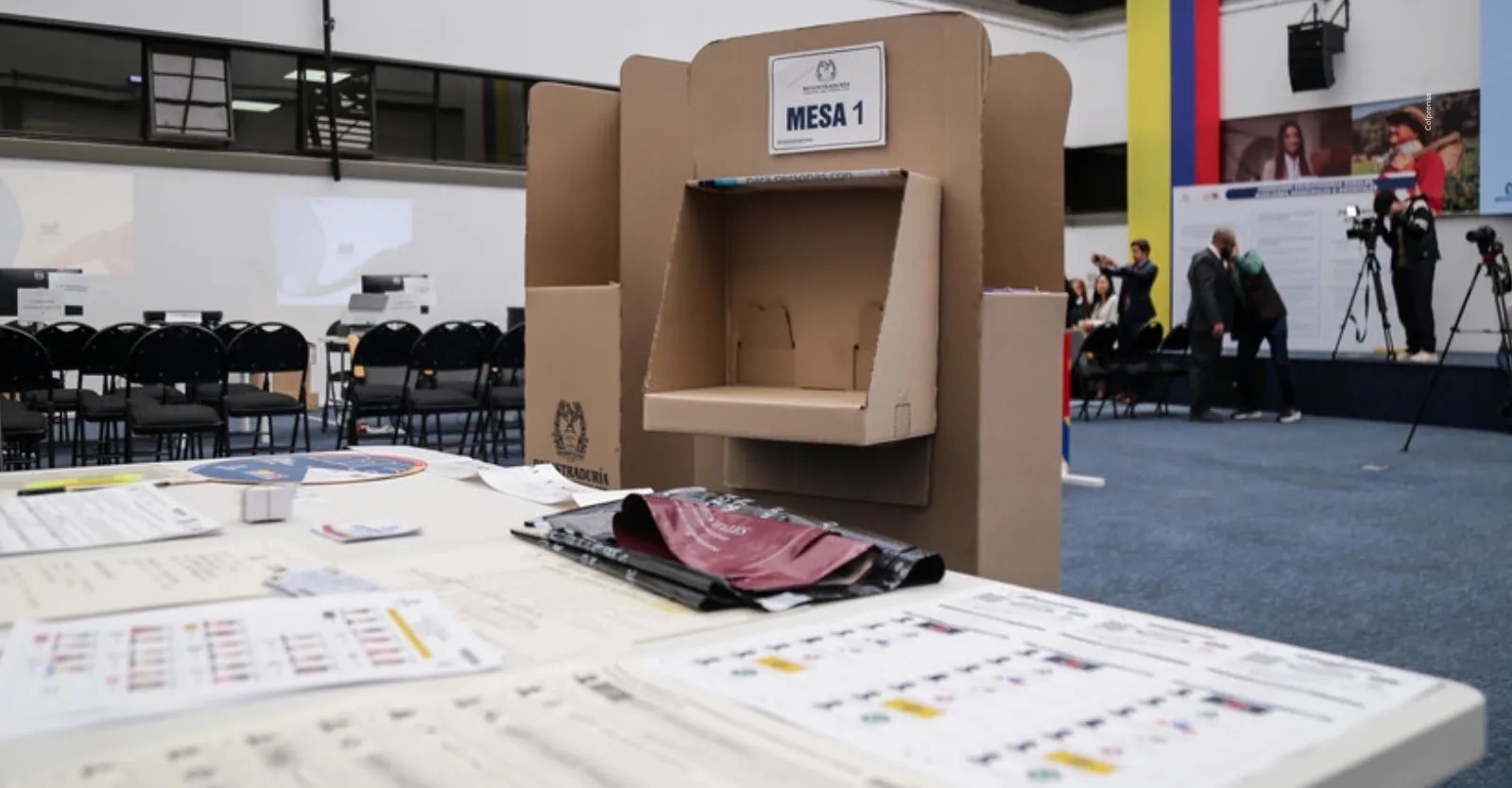 ¿Por qué no se puede usar el celular al votar en Colombia?