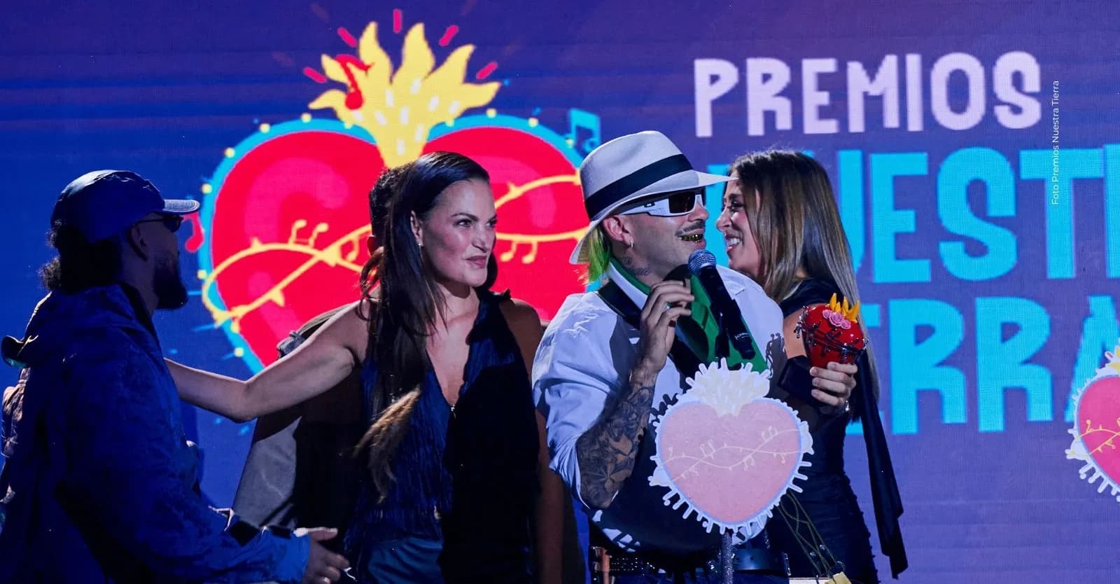 Feid dedicó palabras a Karol G en Premios Nuestra Tierra tras su ruptura