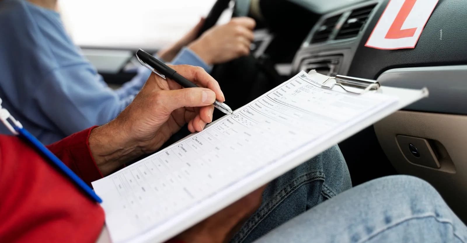 Cursos de conducción en 2026 tendrán nuevos precios: esto pagarán conductores en Colombia.