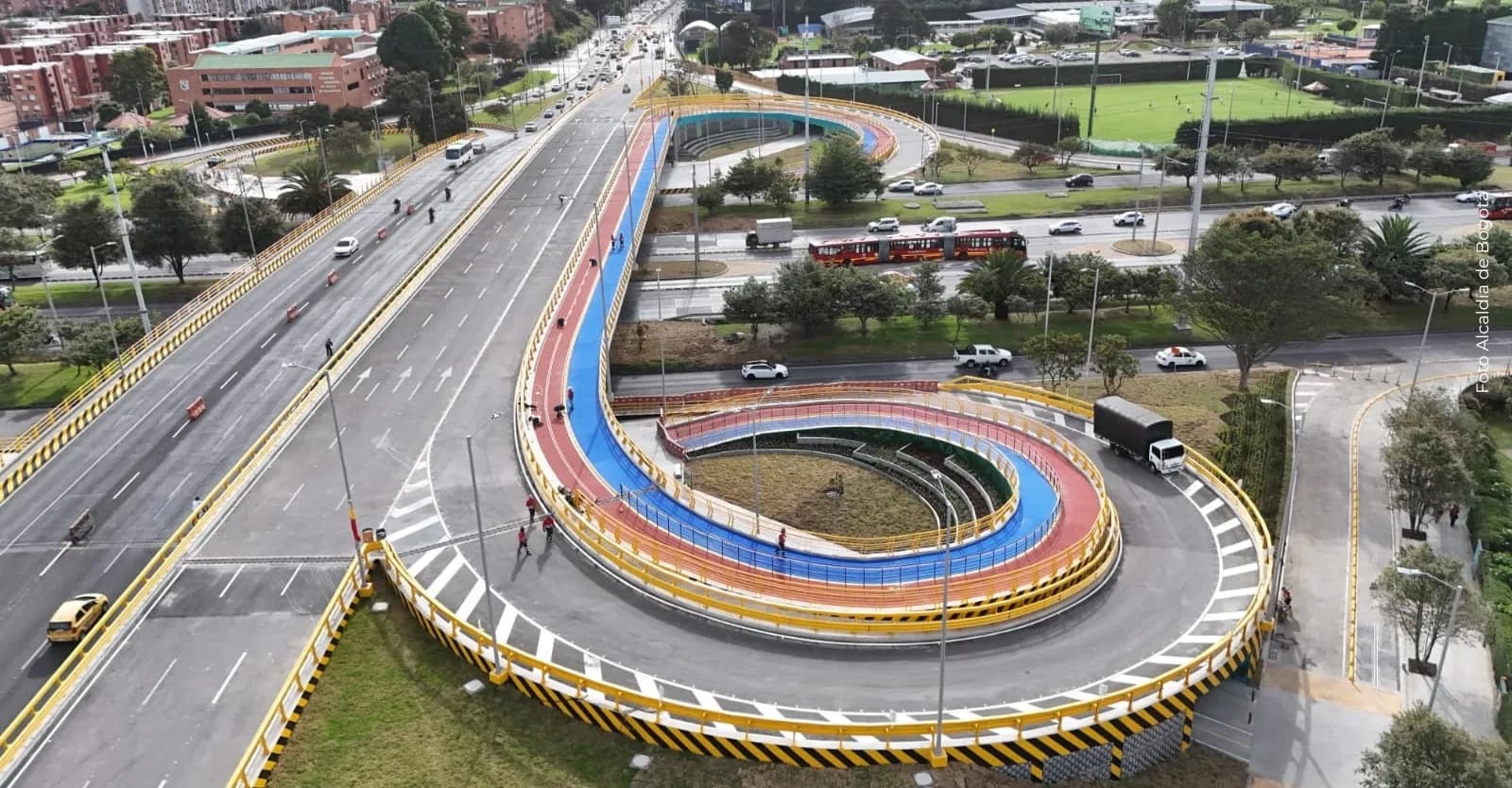 Habilitan puente de la Calle 153 con Autopista Norte en pleno cumpleaños de Bogotá ¡Por fin ve la luz!