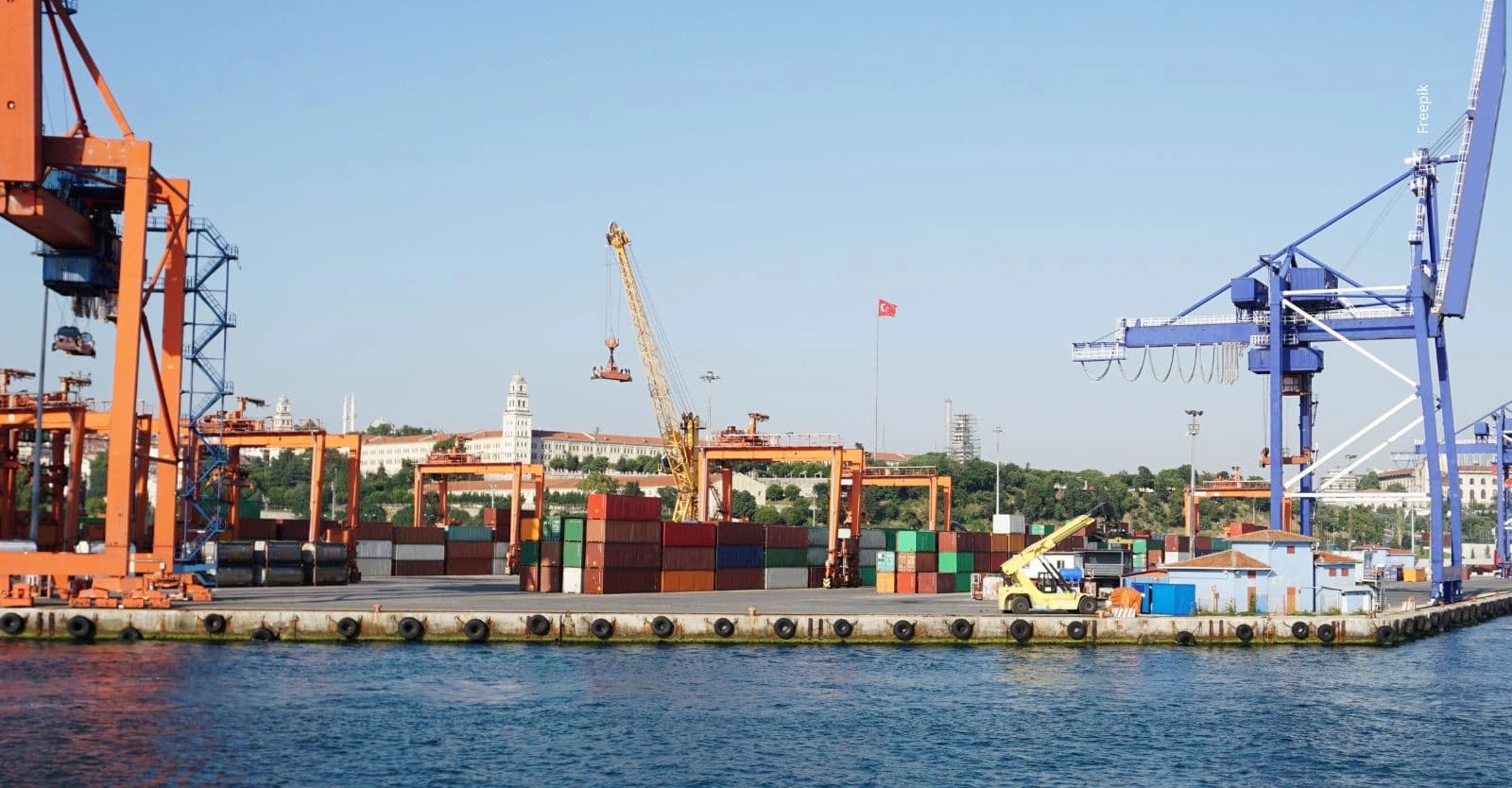 Gobierno interviene operación portuaria en Buenaventura con nuevas exigencias para patios y navieras.