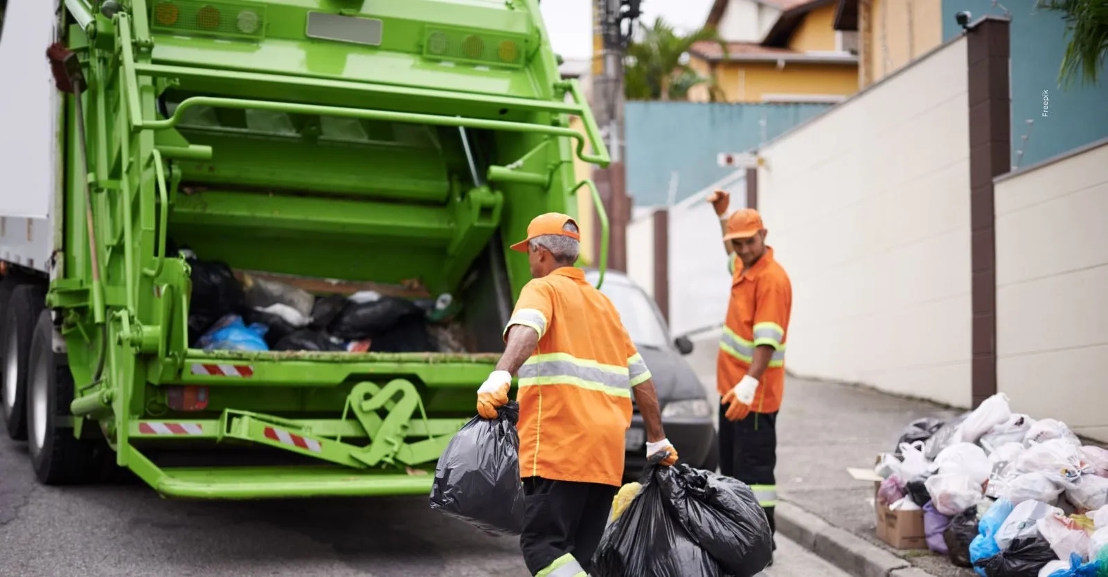 Medellín cambiará horarios para sacar la basura en varios barrios: estos son los sectores afectados